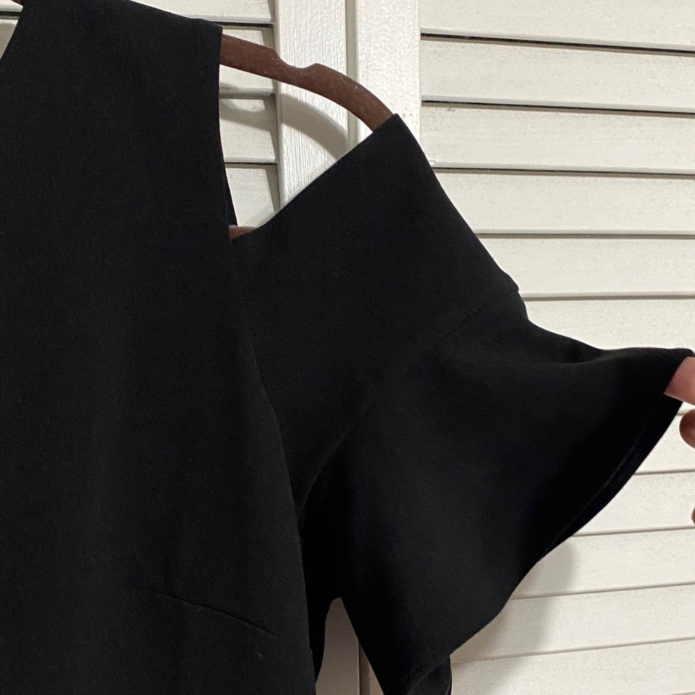 Calvin Klein cold shoulder dress! - Picture 3 of 8